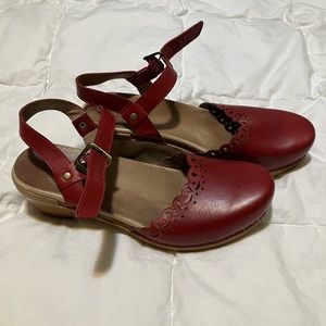 Dansko Marta ankle strap clog - size 41